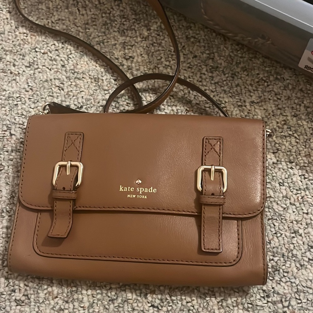Cleaning out my closet. Would love for my purse to go to a new home.